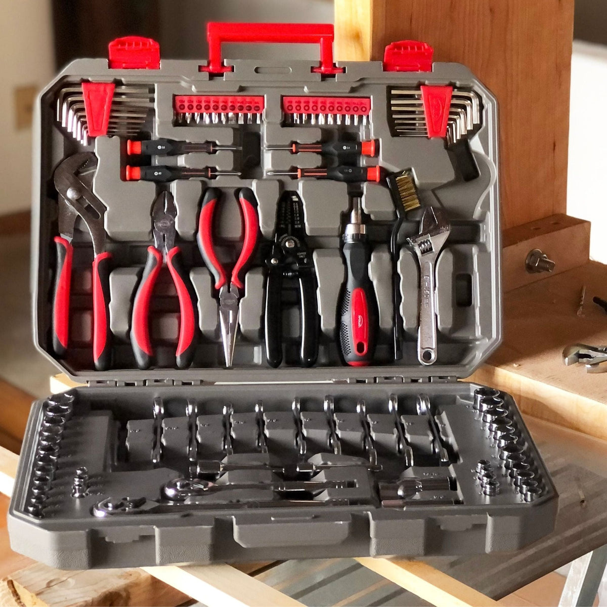 Apollo Tools 95-Piece Metric & SAE Mechanics Tool Set — DT1242
